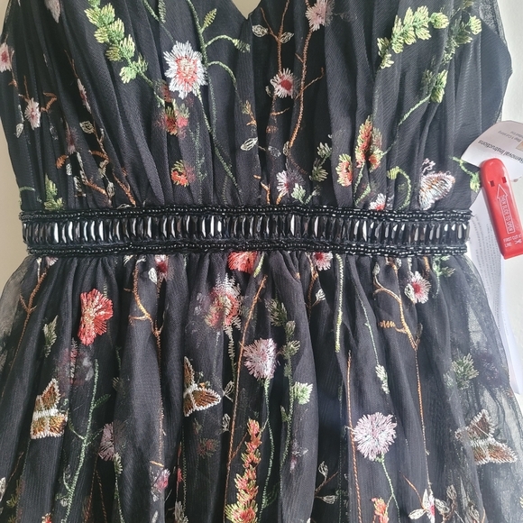 NWT - IEENA for Mac Duggal,  V-Neck Embroidered‎ Floral Midi Dress, Size 6 -$598 - Picture 10 of 12